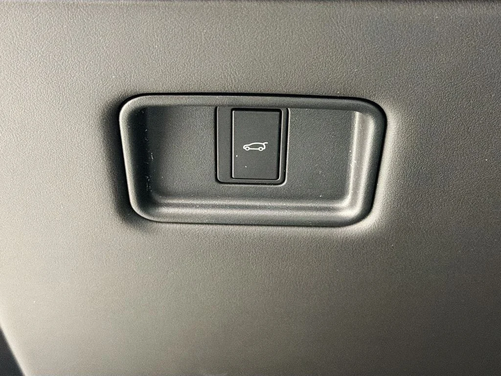 New 2026 Santorini Black Land Rover Dynamic SE image 10