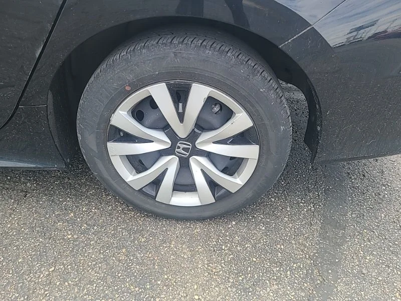 Used 2024  Honda LX image 9