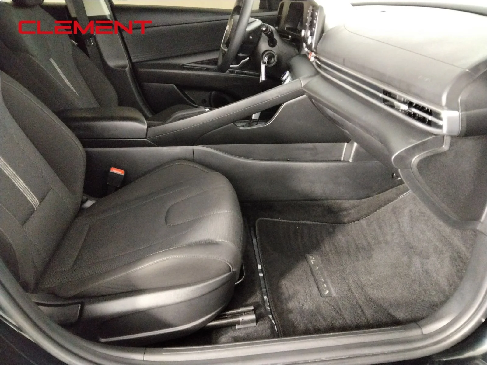 Used 2025 Black Hyundai SE image 26