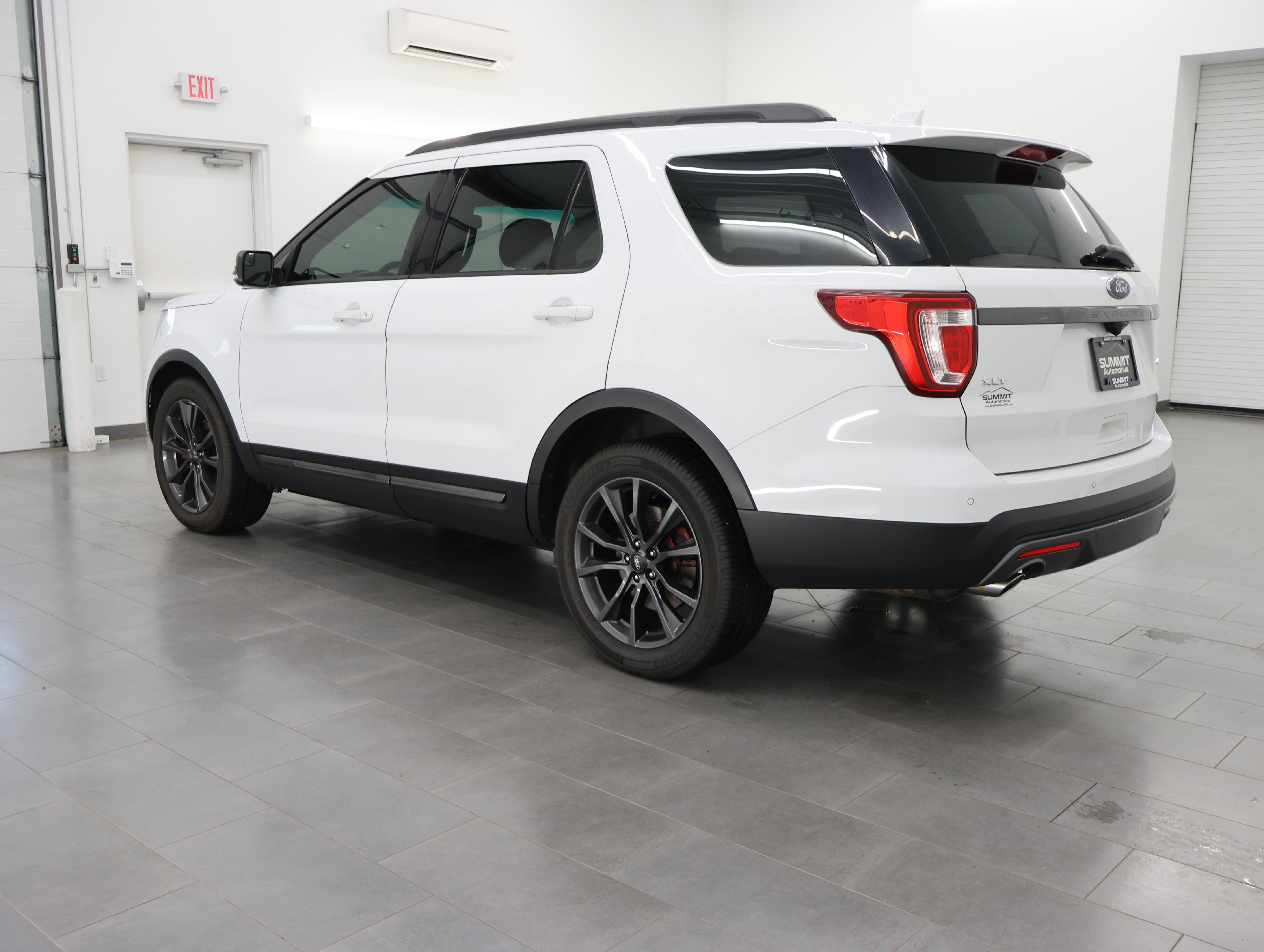 Used 2017  Ford XLT image 5