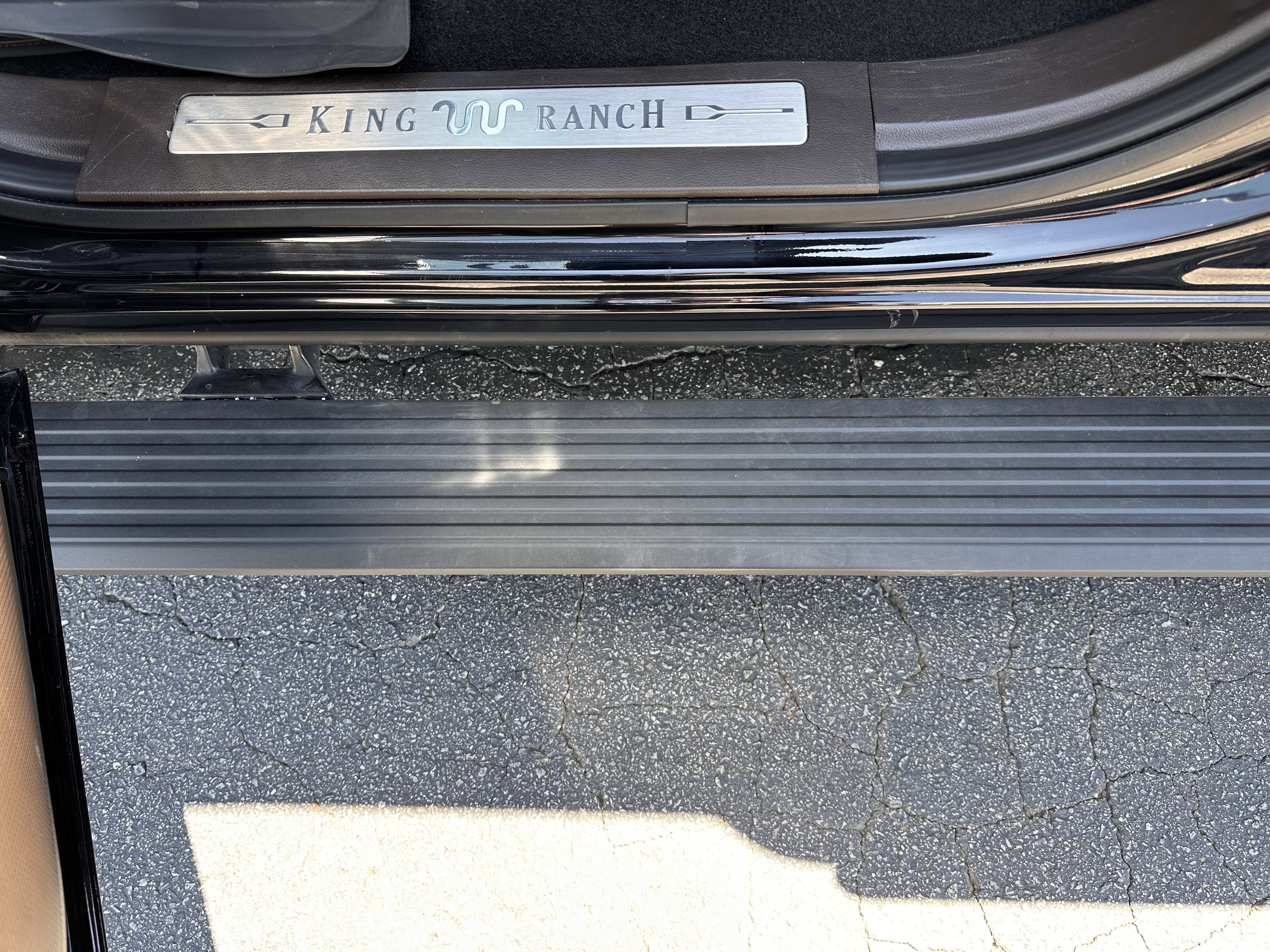 Certified Used 2025 Agate Black Metallic Ford King Ranch image 12