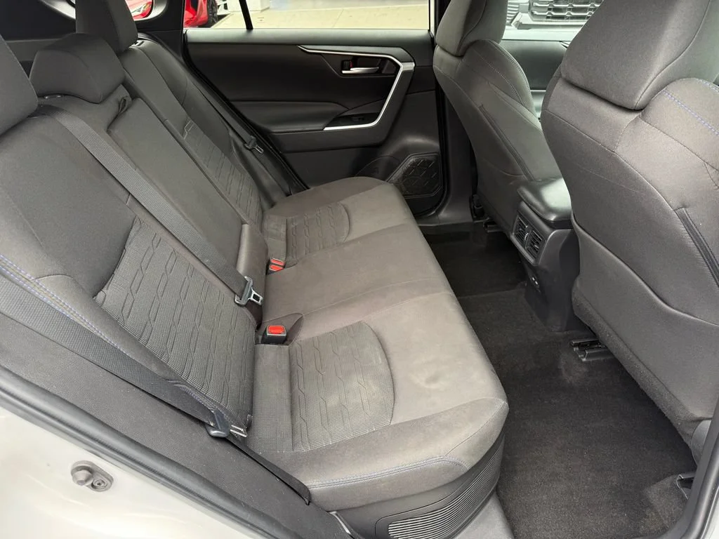 Used 2023  Toyota Hybrid SE image 18