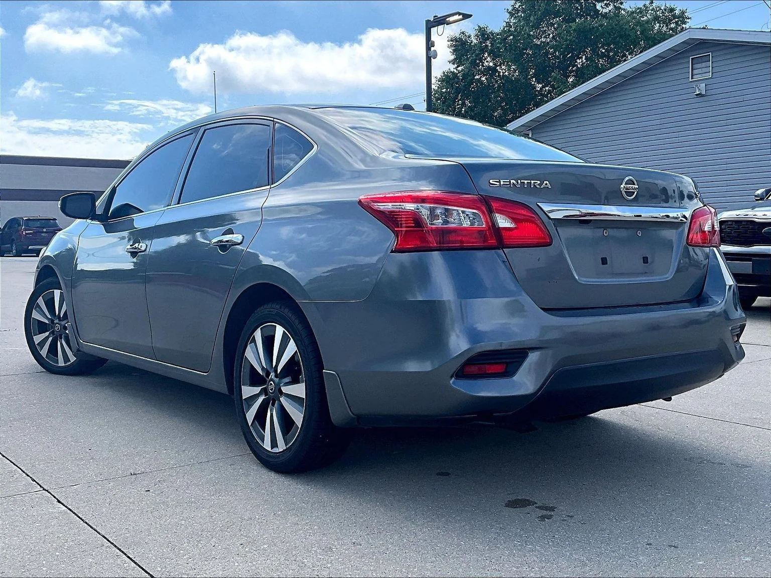 Used 2017 Gray Nissan SL image 4