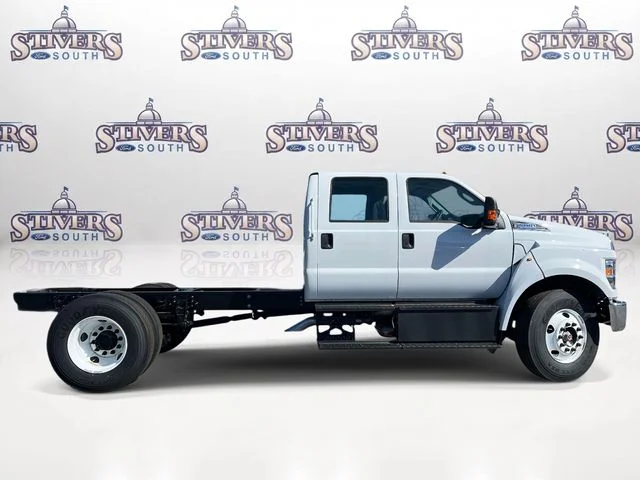 New 2027 White Ford Base image 2