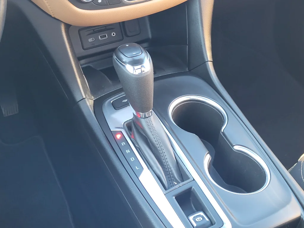 Used 2020 Chocolate Metallic Chevrolet Premier image 17
