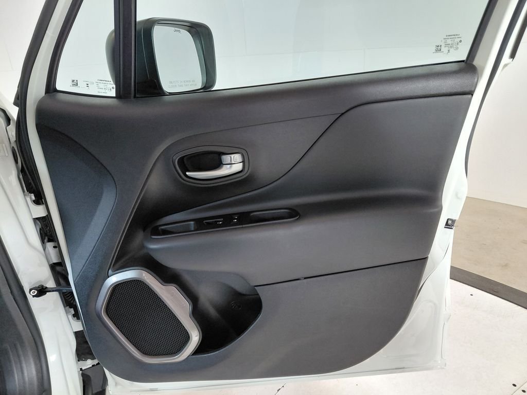 Certified Used 2023 White Jeep Latitude image 13