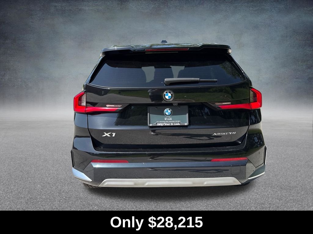 Used 2023 Black BMW xDrive28i image 4
