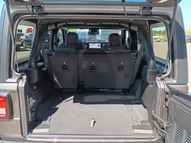 New 2026 Granite Crystal Metallic Clearcoat Jeep Willys image 20