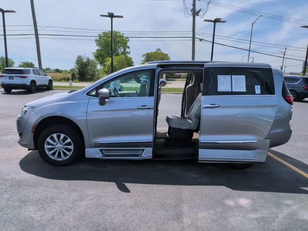2018 Chrysler Pacifica Touring L Plus - Photo 9