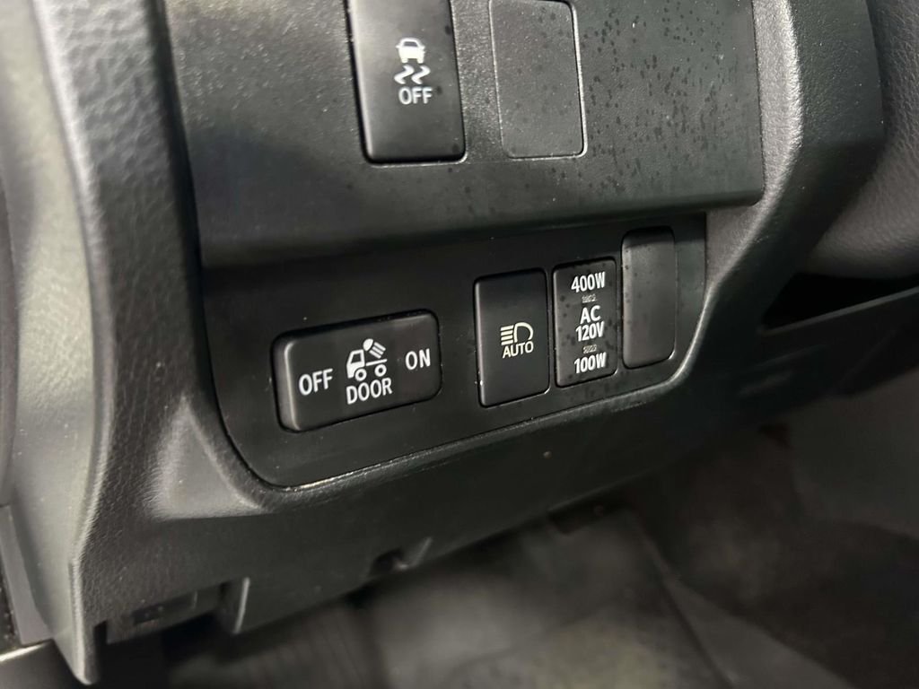 Used 2022 White Toyota TRD Off-Road image 19