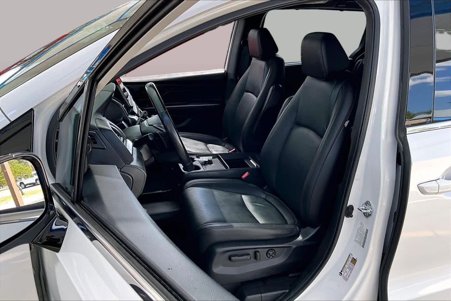 Used 2025 Platinum White Pearl Honda Sport-L image 8