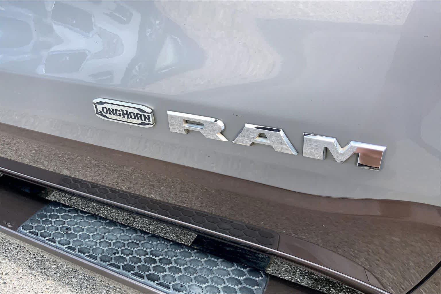 Certified Used 2021 Billet Silver Clearcoat Metallic Ram Longhorn image 10