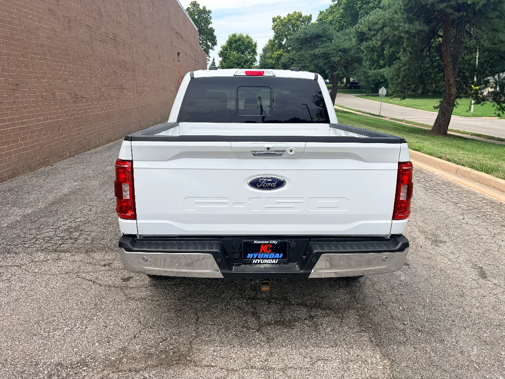 Used 2022 Oxford White Ford XLT image 6