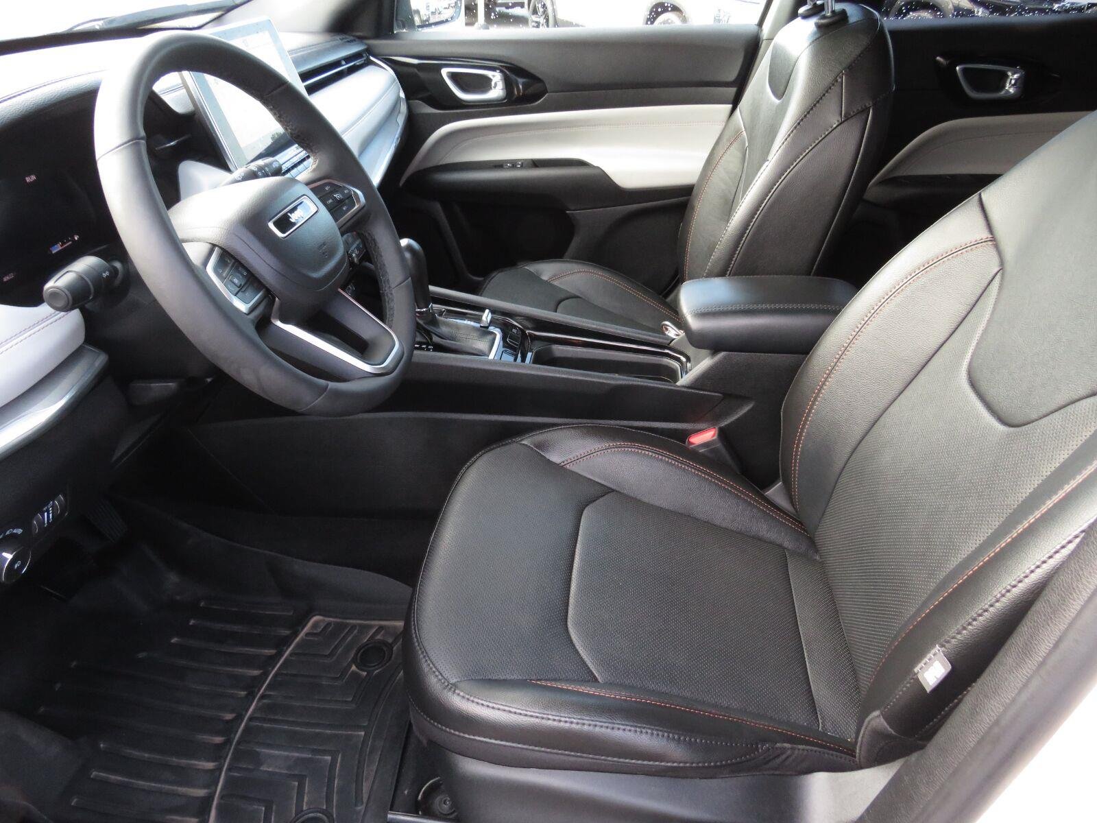 Used 2023 Bright White Clearcoat Jeep Limited image 22