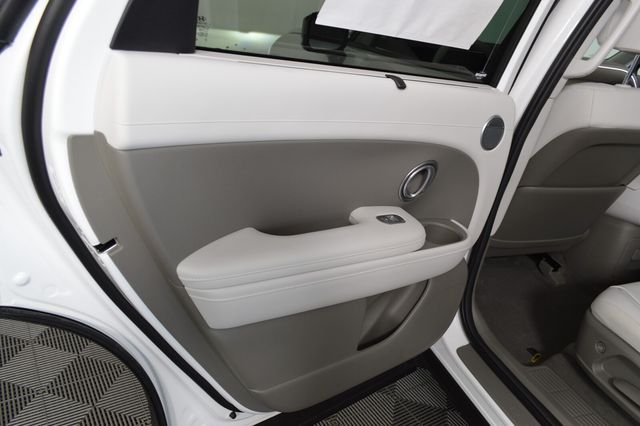 New 2026 White Hyundai SEL 7P image 26