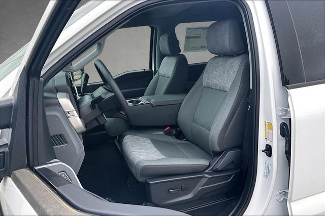 New 2026 Oxford White Ford XLT image 9