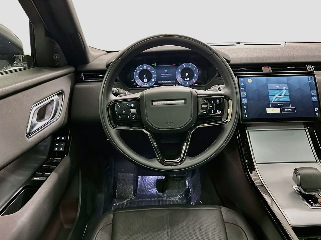 Used 2025 White Land Rover S image 23