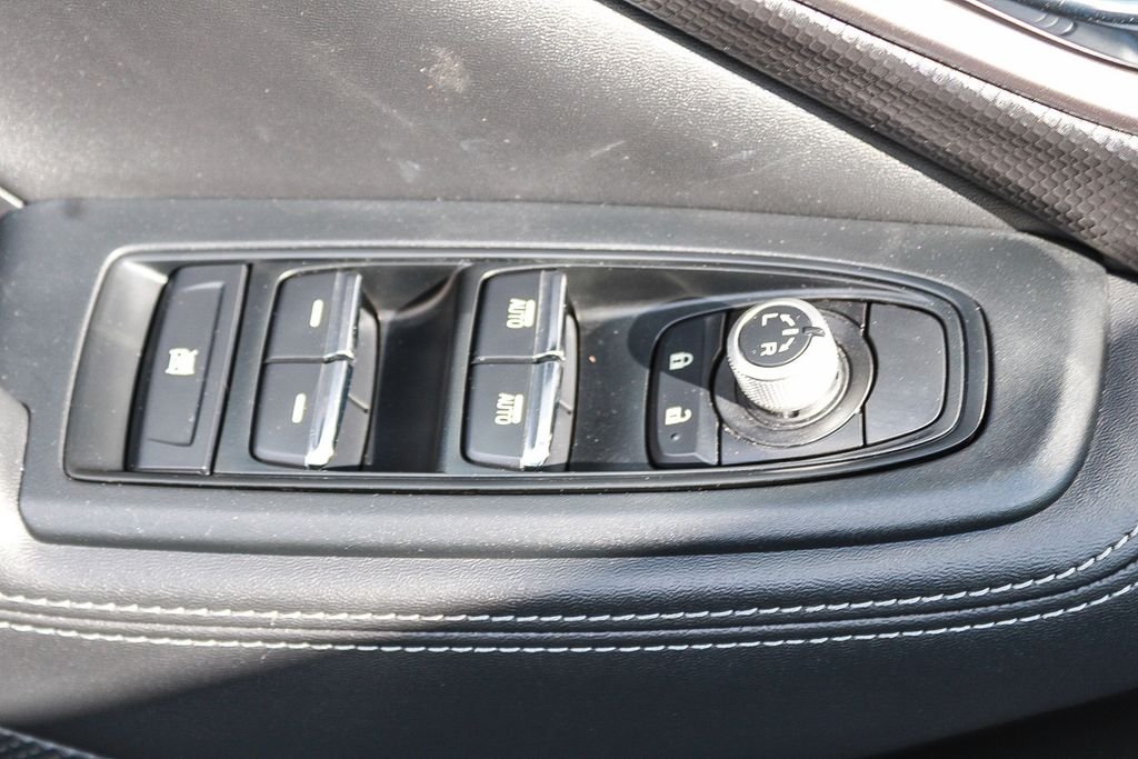 Used 2022 White Subaru Touring image 20