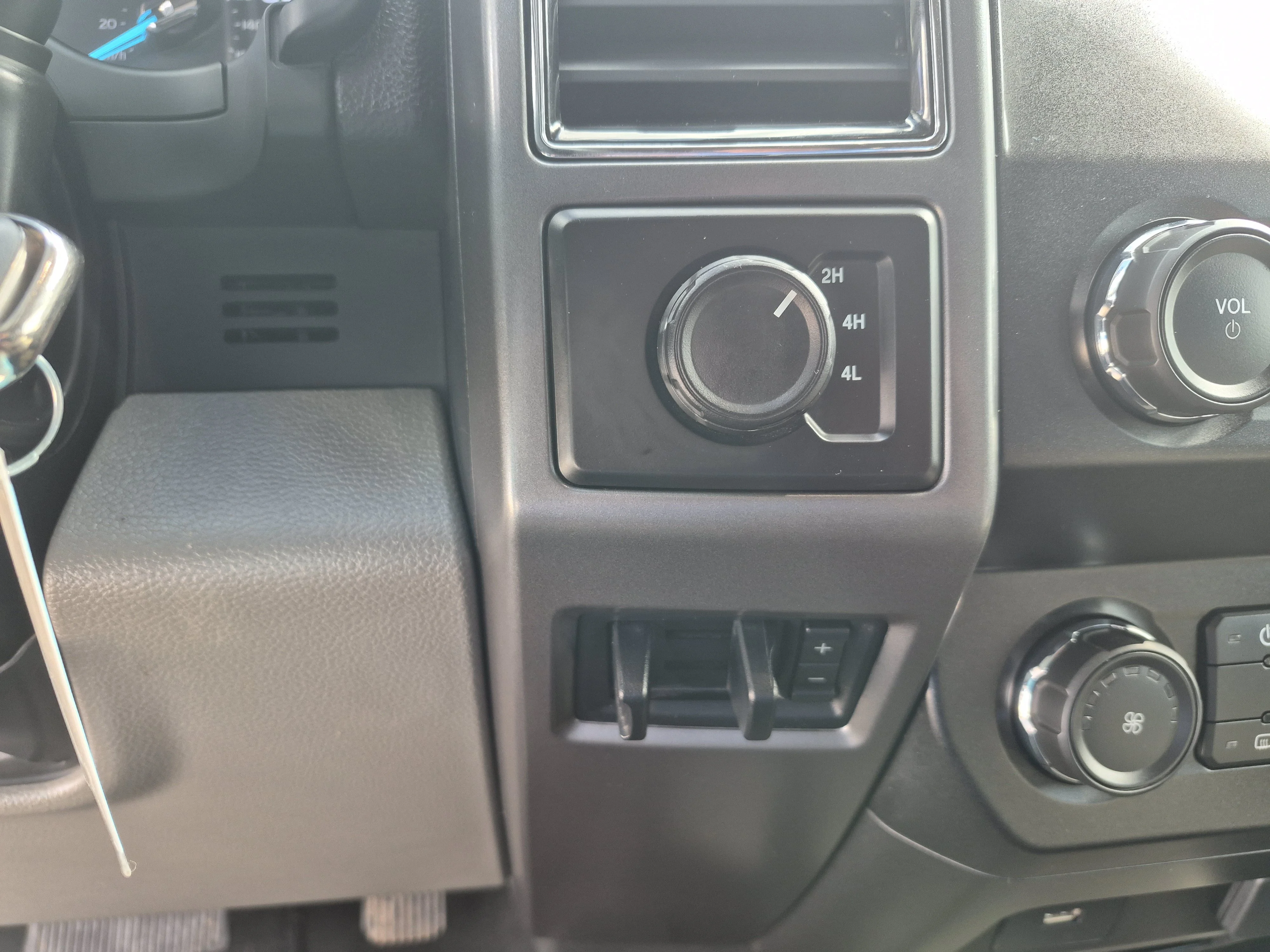Used 2019 Gray Ford  image 6