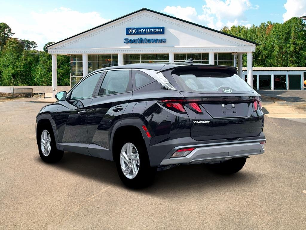 New 2026 Black Hyundai SE FWD image 5