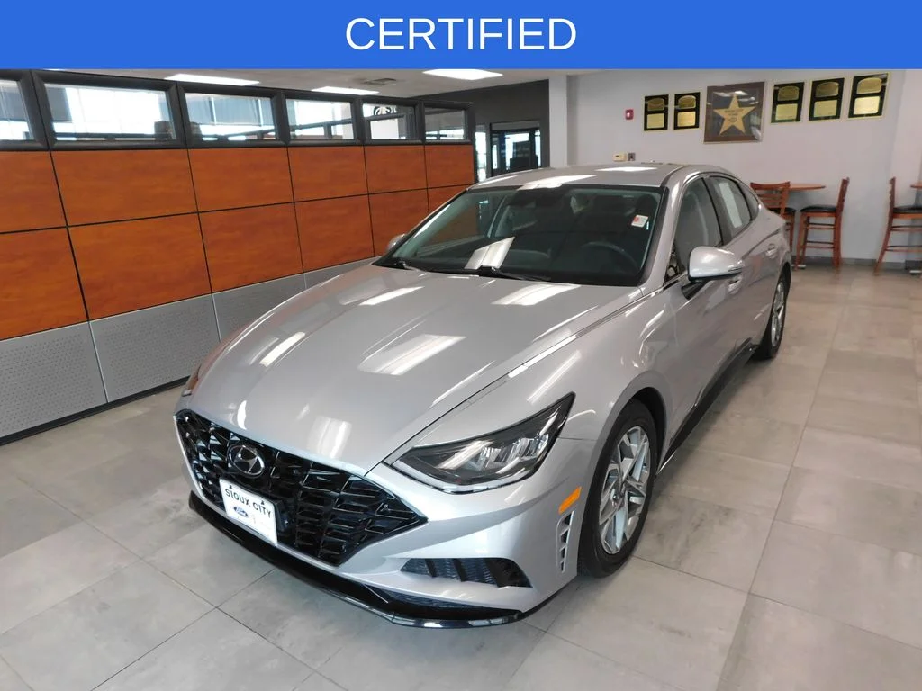 Certified Used 2023 Silver Hyundai SEL image 1