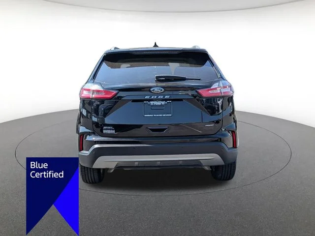 Used 2022 Black Ford SEL image 4