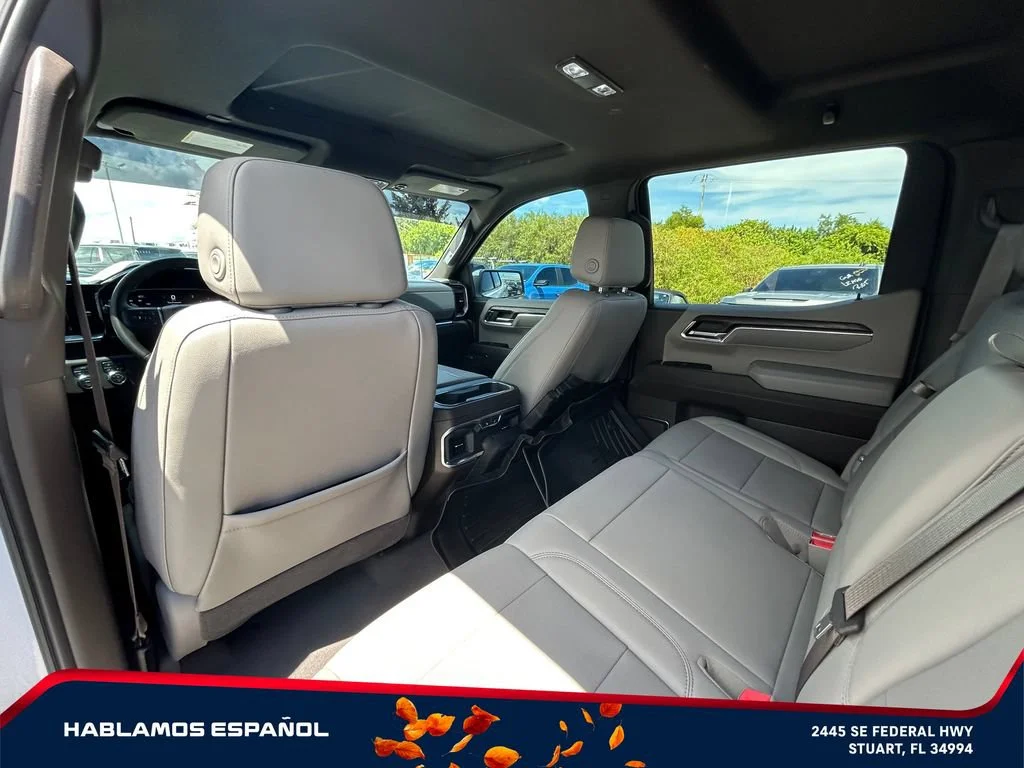 Used 2024 White Frost Tricoat GMC SLT image 16
