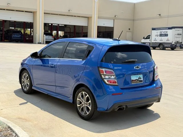 Used 2018 Blue Metallic Chevrolet LT image 5