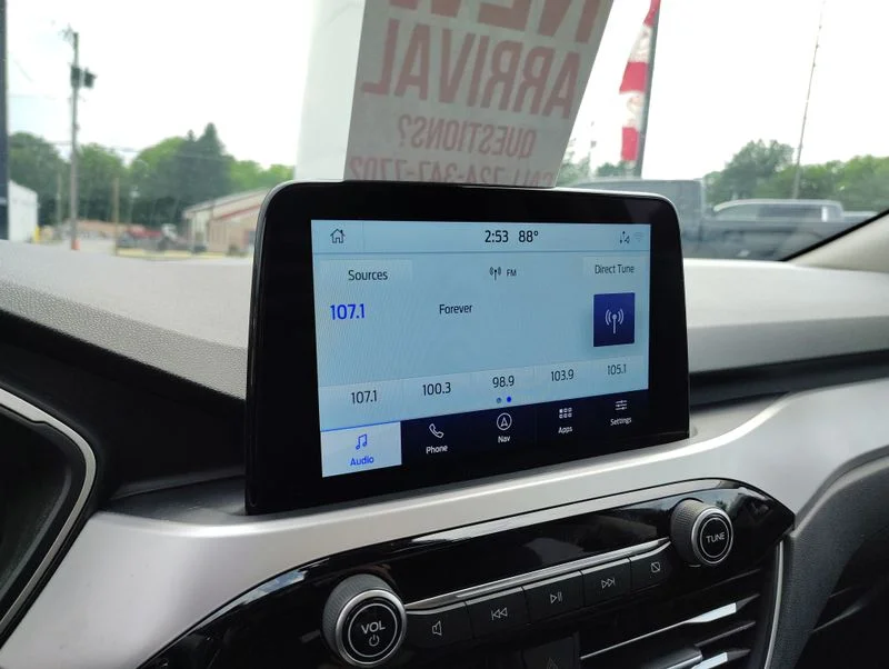 Used 2020 White Ford SEL image 16