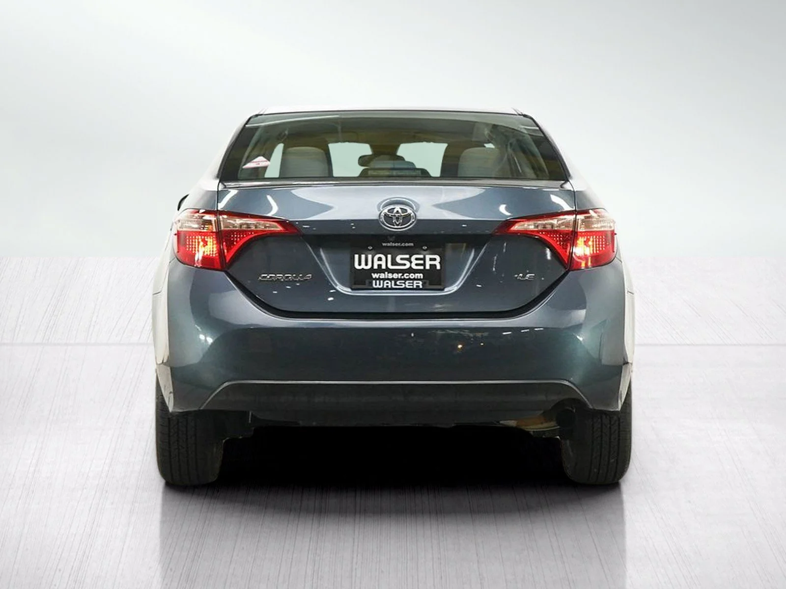 Used 2017  Toyota LE image 4
