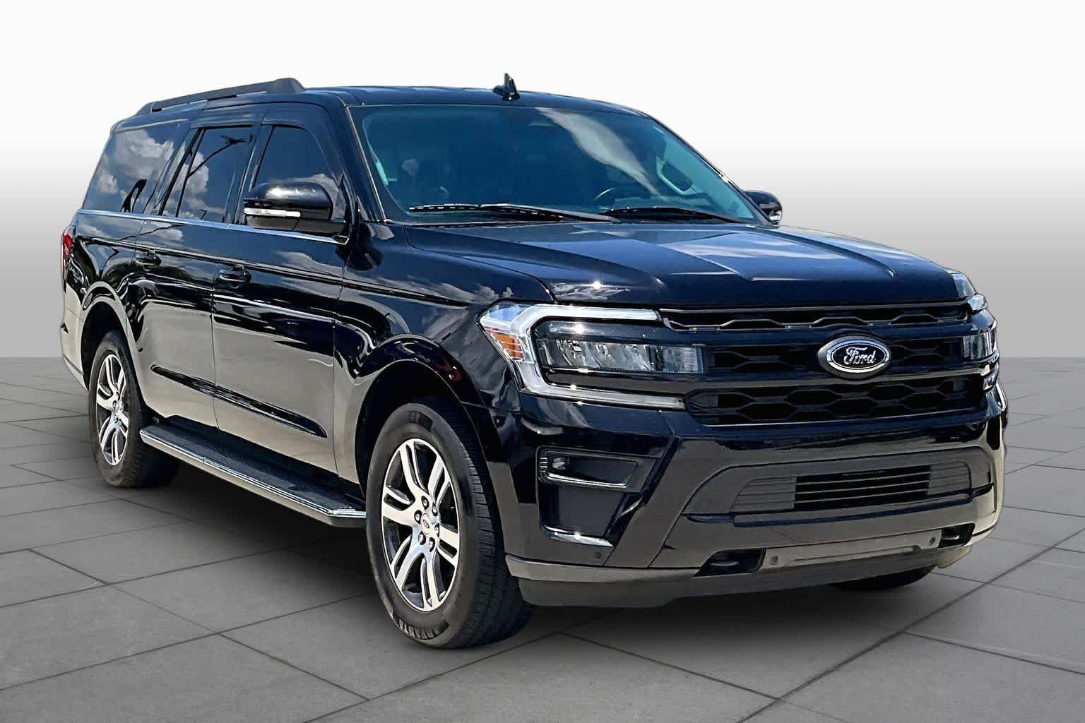 Used 2022 Agate Black Metallic Ford XLT image 3