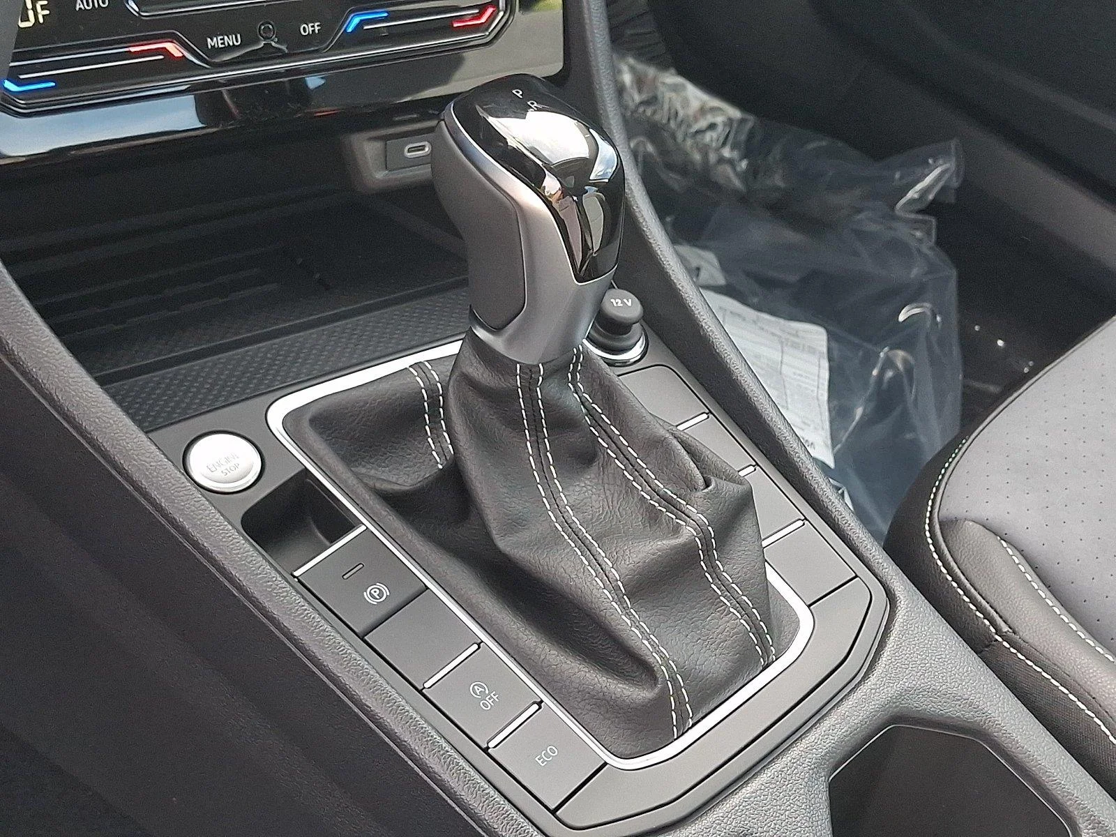New 2027 K2K2/PYRSILVMET Volkswagen SE image 13