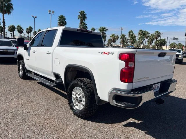 Used 2025 Summit White Chevrolet LT image 5