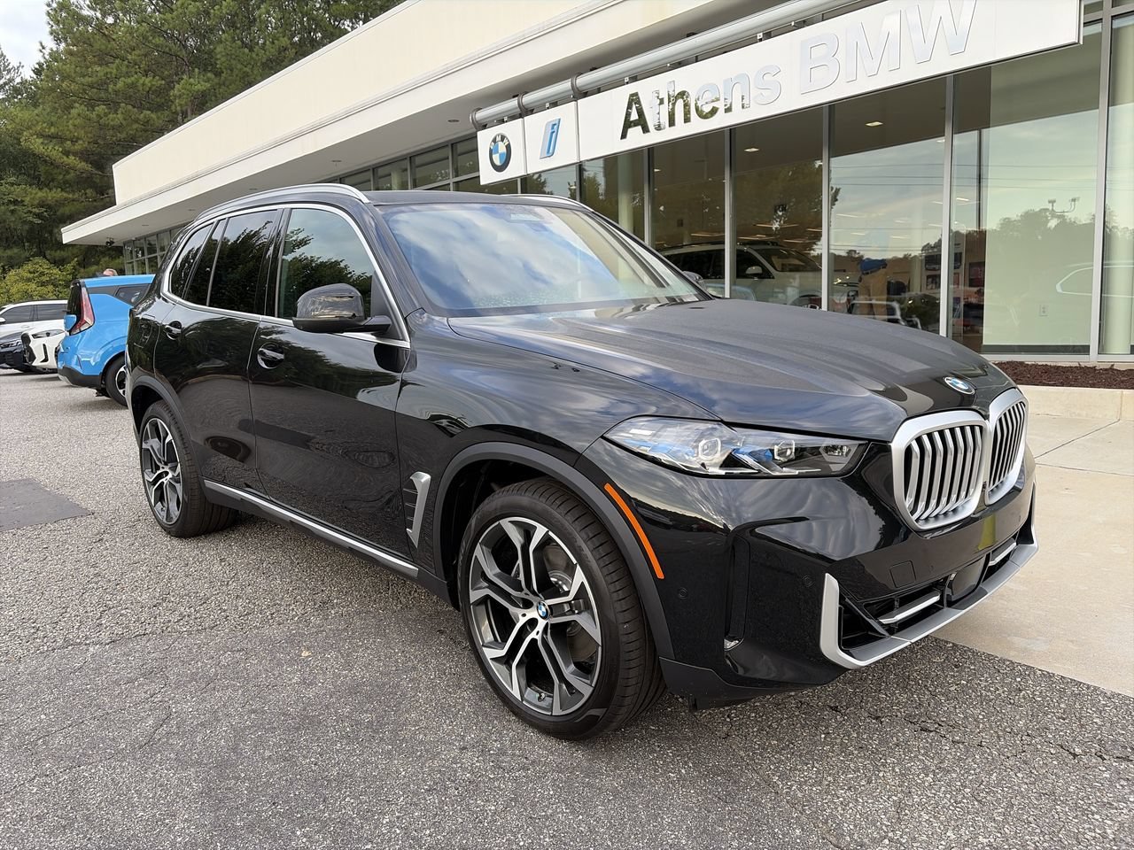 Used 2026 Black Sapphire Metallic BMW xDrive40i image 2