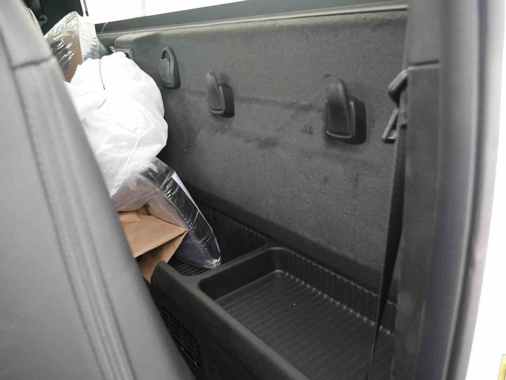 New 2026 Bright White Clear-Coat Exterior Paint RAM TRADESMAN image 17