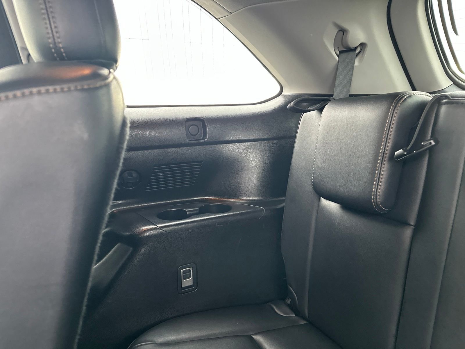 Used 2017  Toyota XLE image 27