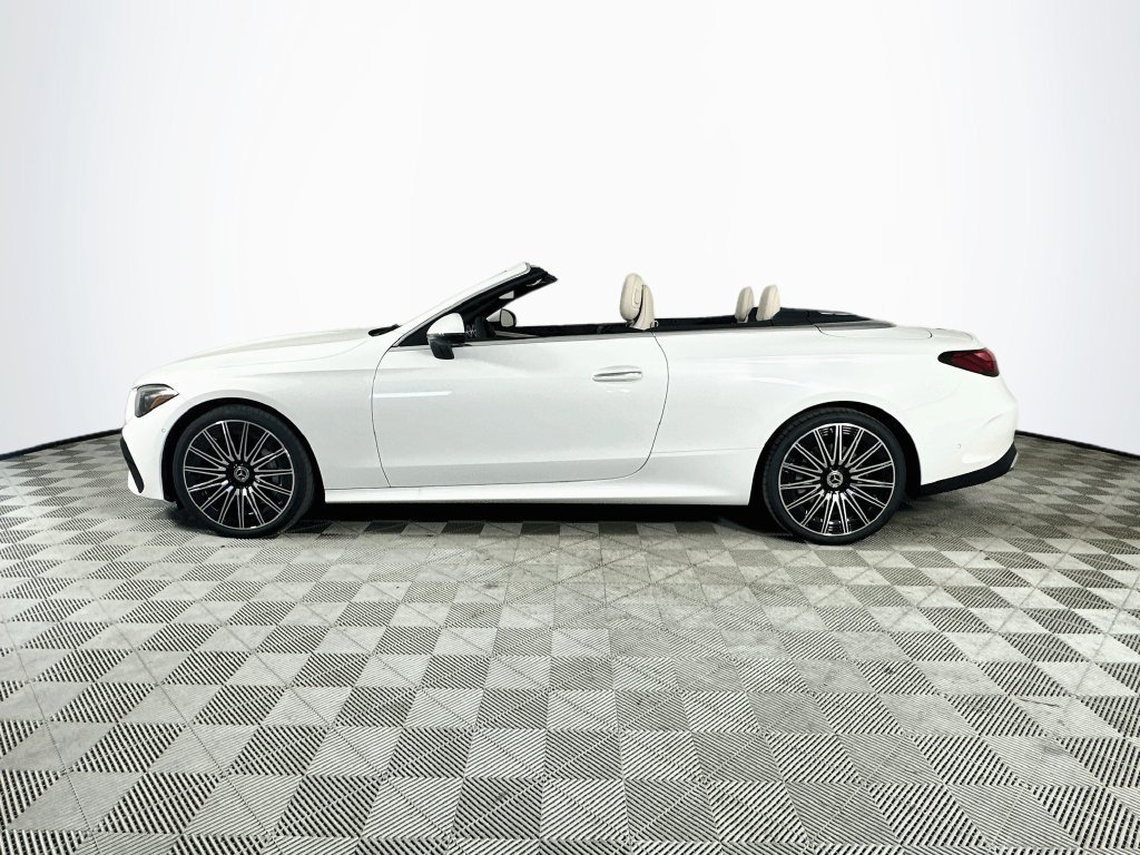 New 2027 MANUFAKTUR Moonlight White Metallic Mercedes-Benz CLE 450 image 37