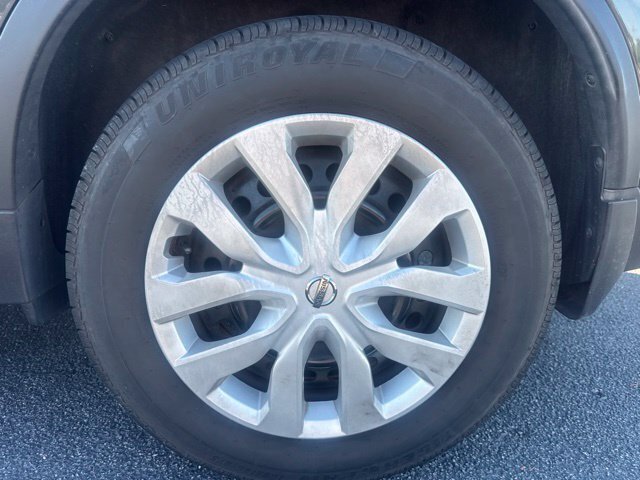 Used 2017 Black Nissan S image 10