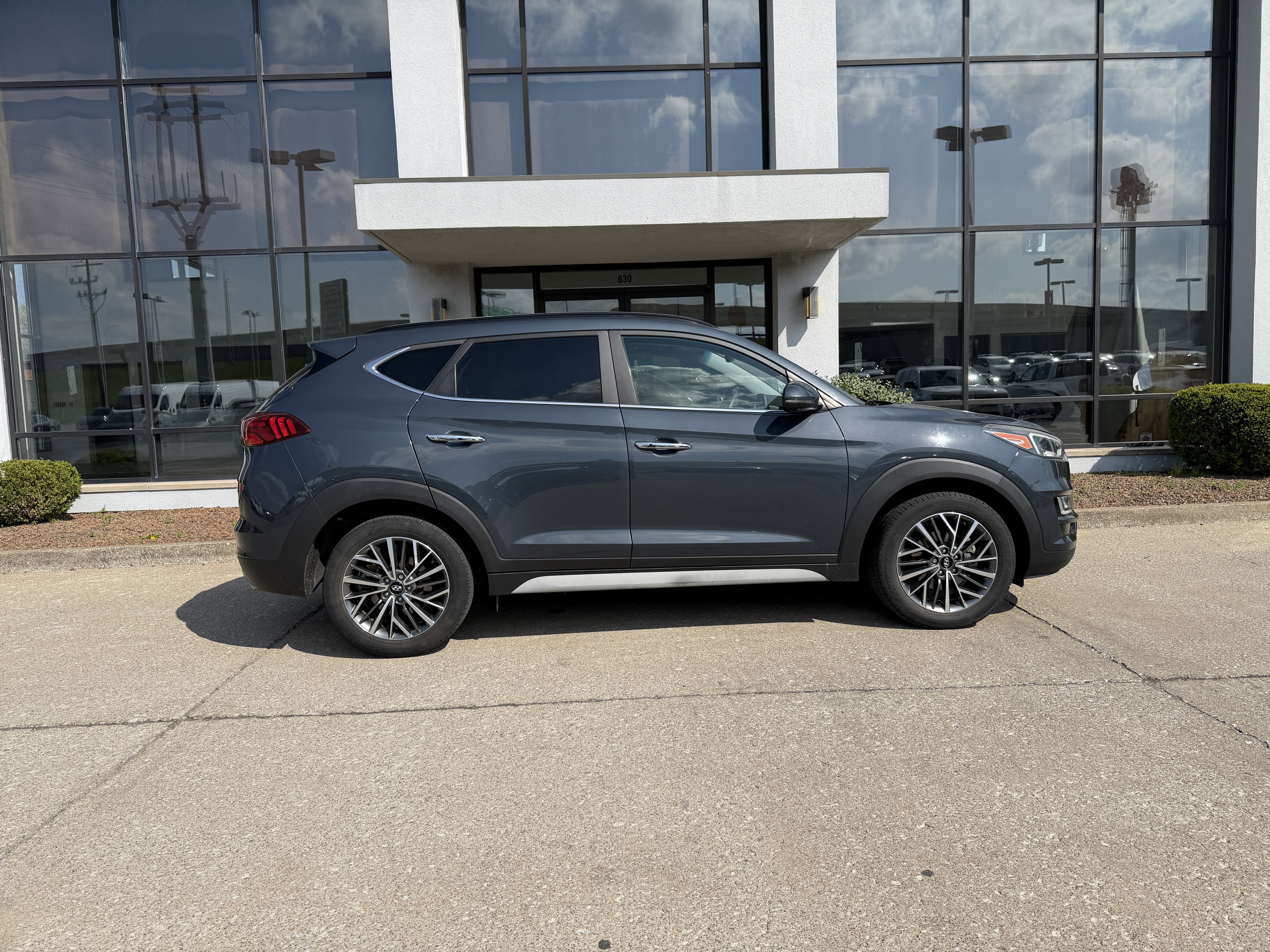 Used 2020 Dusk Blue Hyundai Ultimate image 3