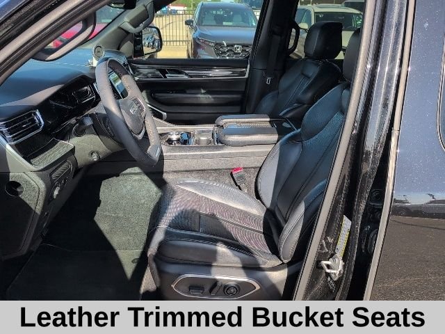Used 2022 Black Jeep Series II image 12