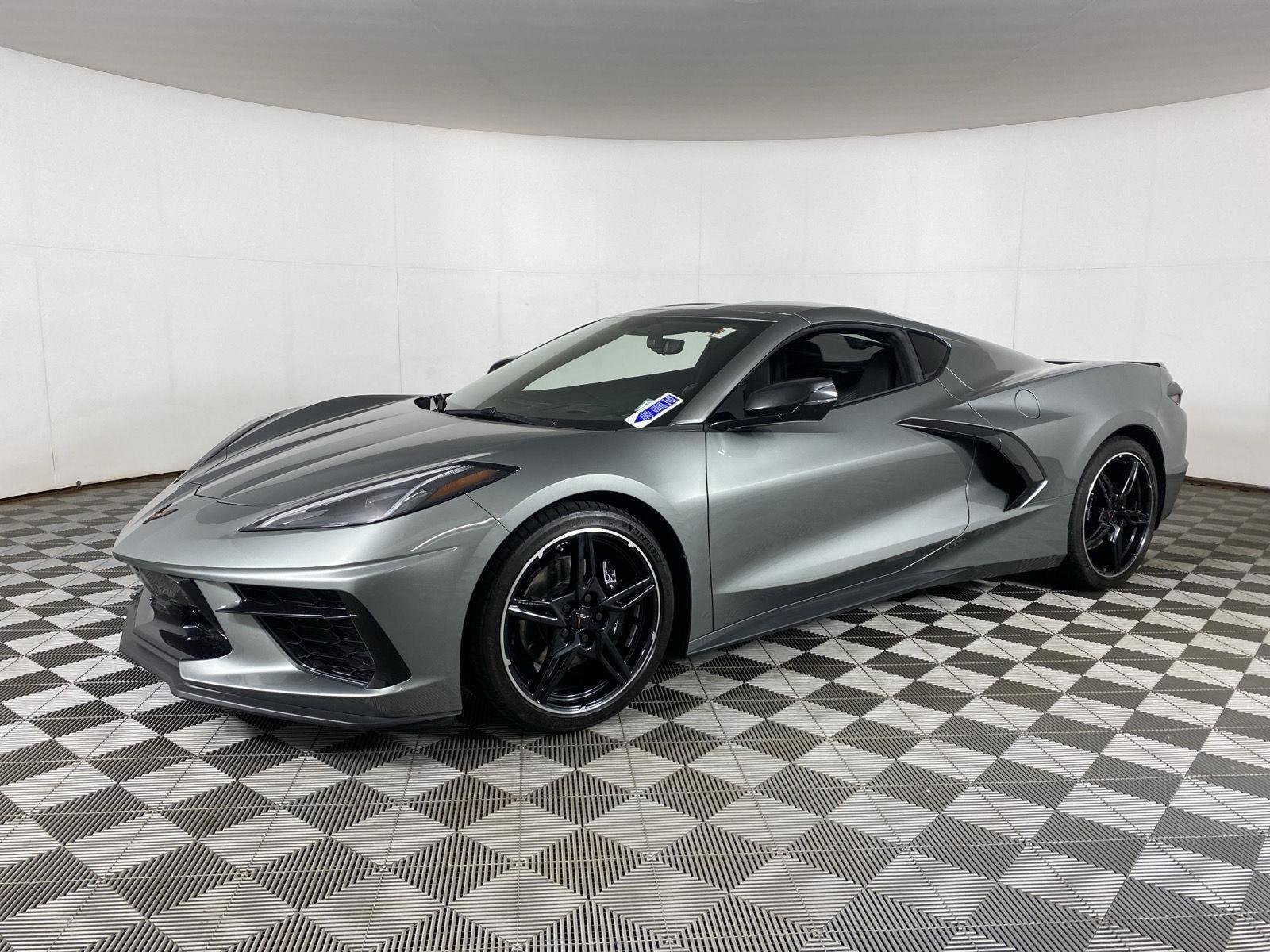 Used 2023 Hypersonic Gray Metallic Chevrolet 2LT image 3