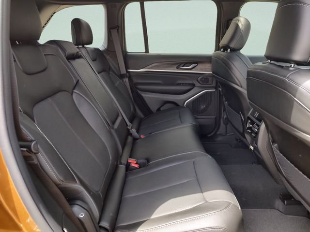 New 2026 Copper Shino Metallic Clear-Coat Exterior Paint Jeep Limited Reserve image 32