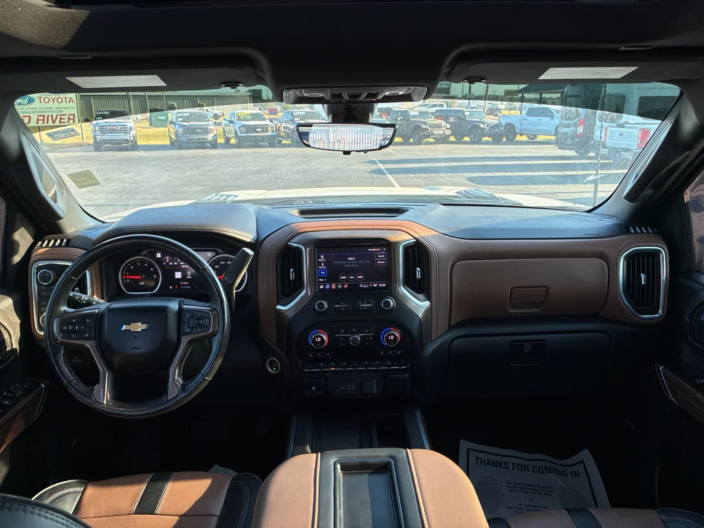 Used 2022 Iridescent Pearl Tricoat Chevrolet High Country image 22