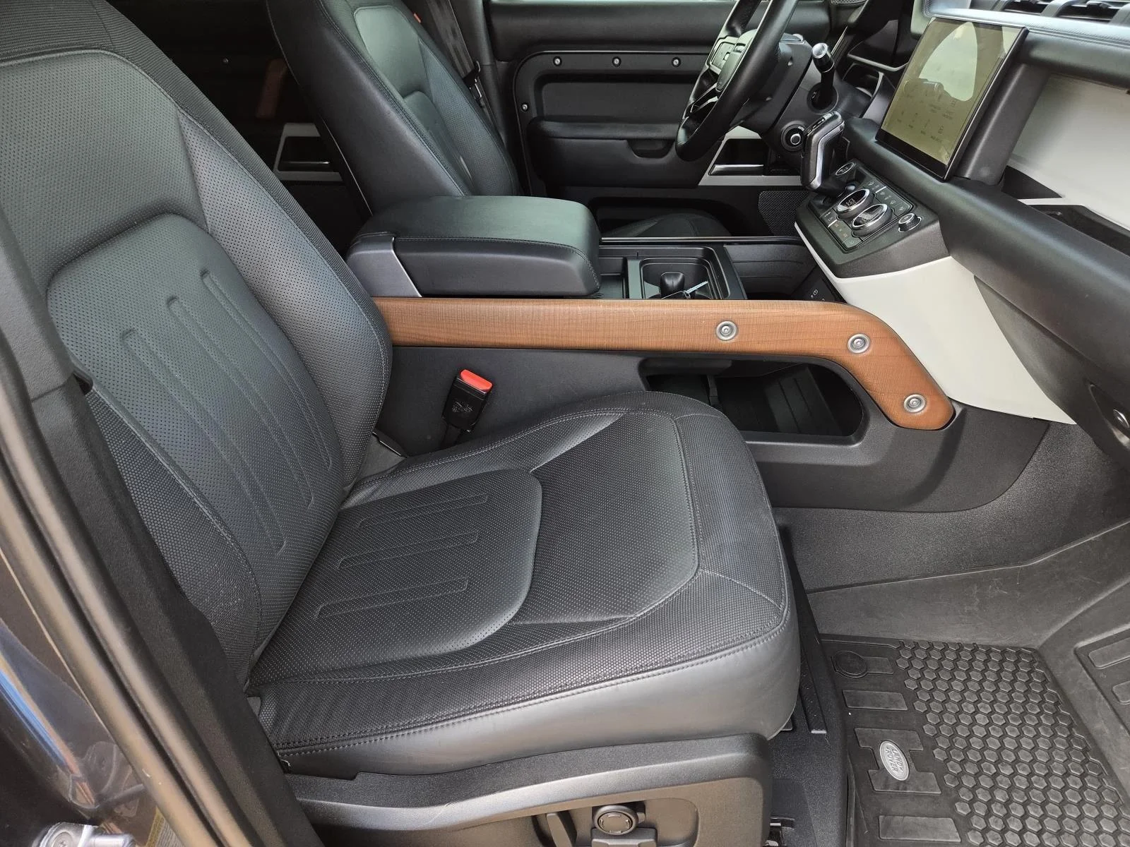 Used 2022 Carpathian Grey Premium Metallic Land Rover X-Dynamic image 41