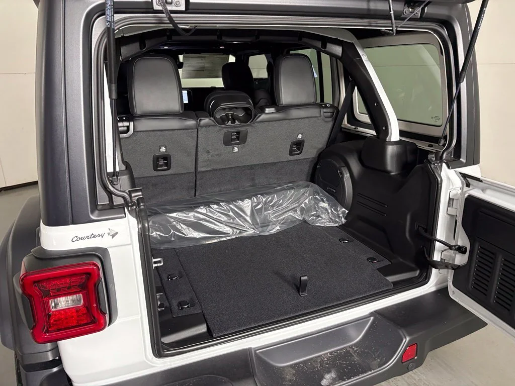 New 2027 White Jeep Willys 392 image 35