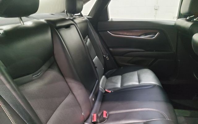 Used 2019 Silver Cadillac Luxury image 18