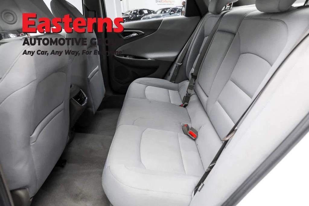 Used 2022 White Chevrolet LT image 22