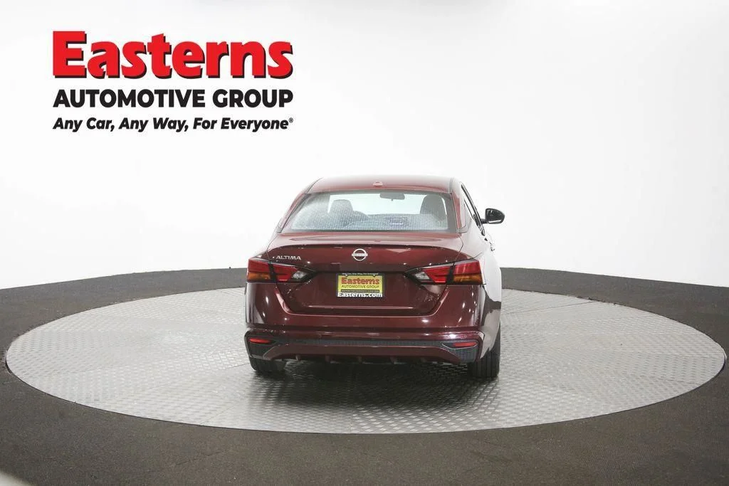 Used 2025 Red Nissan 2.5 SV image 39