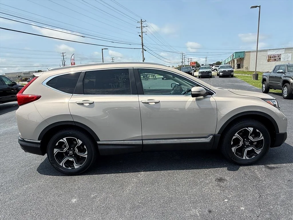 Used 2017 Gold Honda Touring image 8