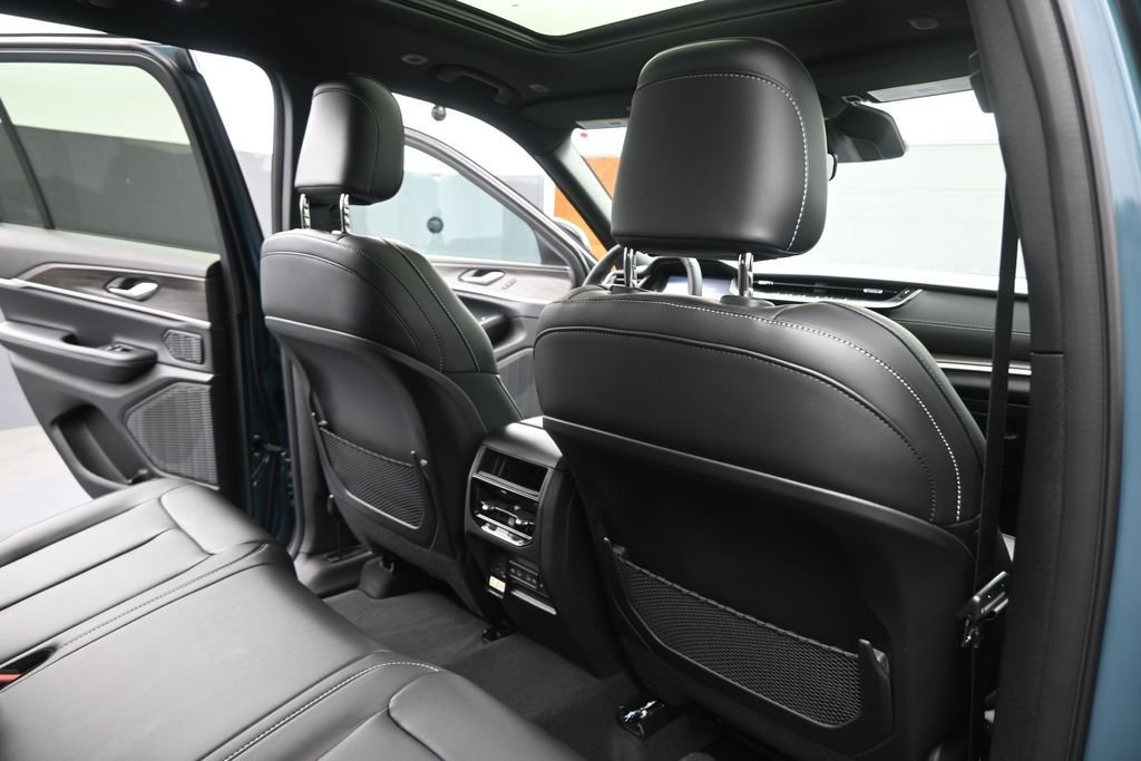 New 2026 Steel Blue Exterior Paint Jeep Limited image 29